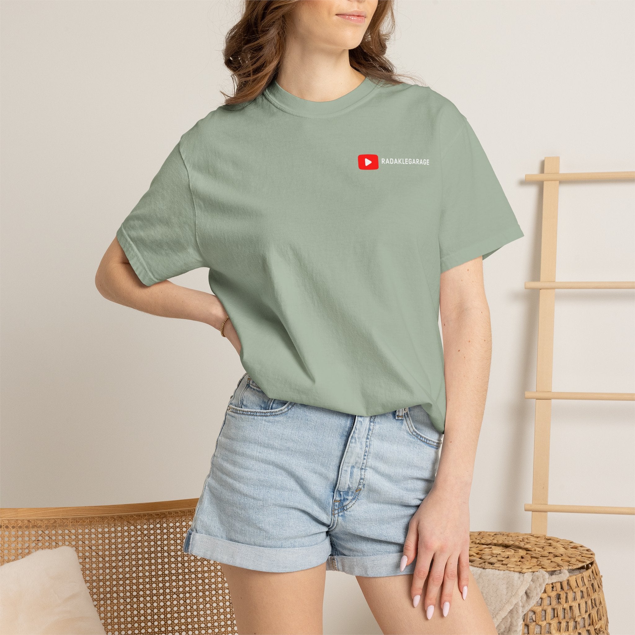 Radakle Garage Retro T-Shirt